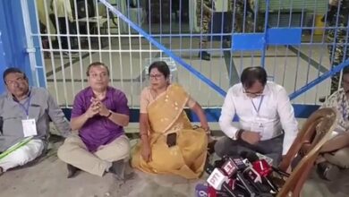 Bengal: Trinamool leaders start sit-in near EVM strong room over tampering fears​