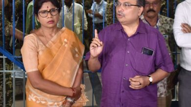 Trinamool, BJP workers clash outside Kolkata counting centre; Mamata keeps vigil at another strong room