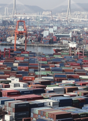 S. Korea logs fastest GDP growth in over 5 years on strong chip exports