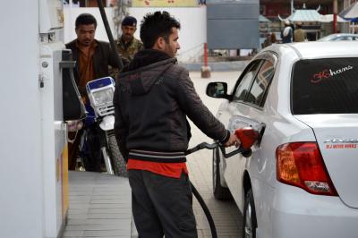 Taxes, margins eat half of Pakistan’s petrol price, consumers cry: Report