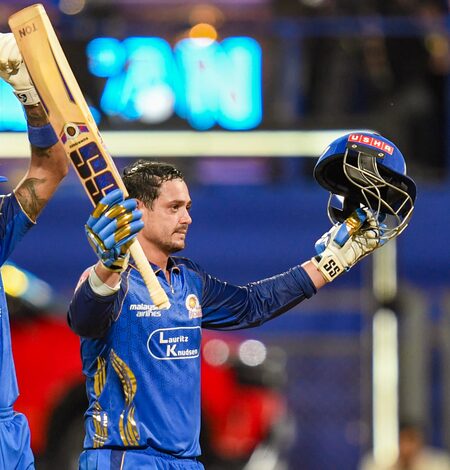 ‘Nothing seems to faze him’: Finch lauds De Kock’s calmness after century against PBKS