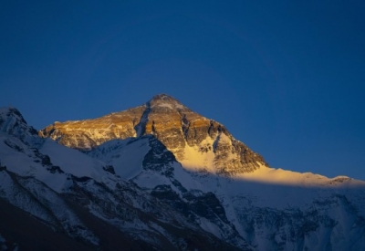 Two Indian climbers die descending Mount Everest Two Indian climbers die descending Mount Everest