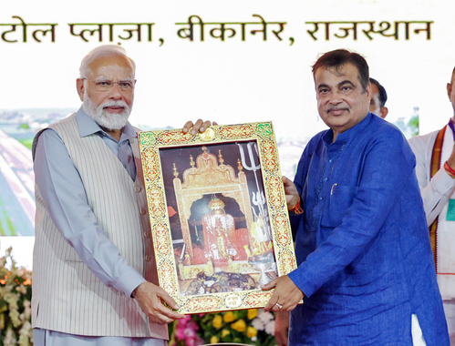 PM Modi extends birthday wishes to Nitin Gadkari, lauds his efforts in ensuring enhanced connectivity PM Modi extends birthday wishes to Nitin Gadkari, lauds his efforts in ensuring enhanced connectivity
