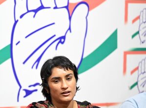 Vinesh Phogat clears intention to fight despite show-cause notice from WFI