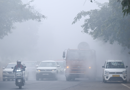 CAQM teams detect 28 instances of road dust, waste in Noida