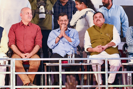 Delhi HC issues notices to Kejriwal, Sisodia in criminal contempt proceedings Delhi HC issues notices to Kejriwal, Sisodia in criminal contempt proceedings