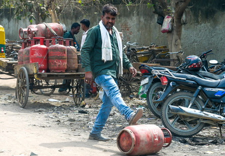 ‘Will ultimately burden common man’: Telangana minister slams Centre over steep commercial LPG price hike