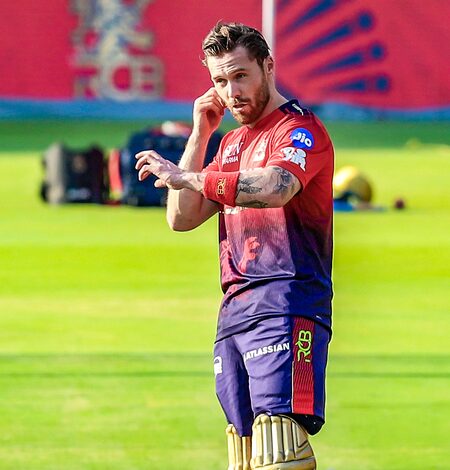 IPL 2026: RCB opener Phil Salt returns to England for scans after finger injury