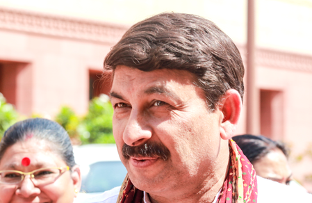 BJP MP Manoj Tiwari welcomes contempt proceedings against Kejriwal