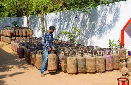 Over 49.8 lakh LPG cylinders delivered in a day, fresh bookings at 41.6 lakh