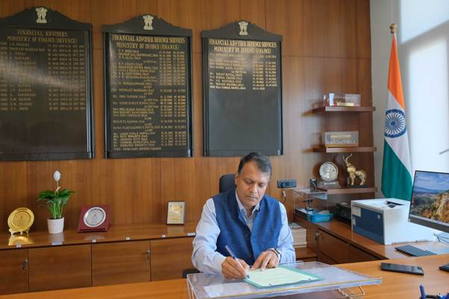 Vishvajit Sahay takes charge as Secretary, Defence Finance; Bharat Khera as Secretary in MSME Ministry