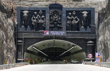 CM inaugurates connecting link on Mumbai Pune Expressway