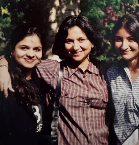 Soha Ali Khan shares unseen pic of Sharmila Tagore, sister Saba & herself from younger days