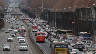 South Korea: Highways congested on first day of extended holiday