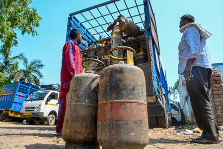 Commercial LPG price hike set to push up food prices across Chennai
