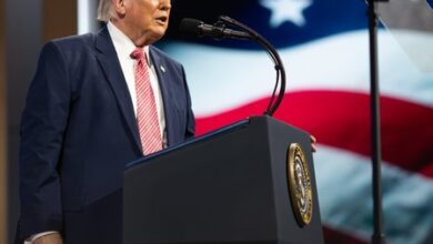 Trump ties Iran action to market resilience