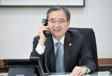 South Korean Foreign Minister Urges Iran for safe navigation in Strait of Hormuz