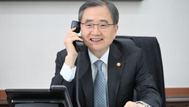 South Korean Foreign Minister Urges Iran for safe navigation in Strait of Hormuz