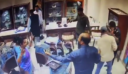 Three injured as armed robbers storm jewellery showroom in Telangana