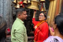 Jaya Prada prays at the Kamakhya Temple, wishes for happiness & prosperity