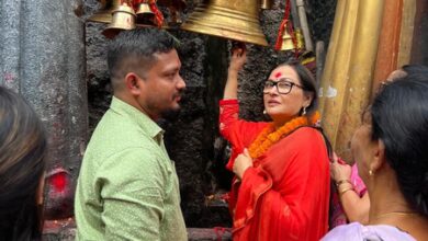 Jaya Prada prays at the Kamakhya Temple, wishes for happiness & prosperity