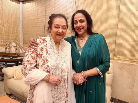 Saira Bano recalls being mesmerised by Hema Malini’s beauty