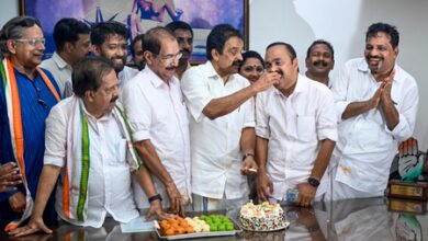 Kerala waits as Congress struggles to break Chief Minister deadlock