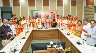 Rajasthan CM, ministers celebrate with Jhalmuri after poll victories in Bengal, Assam