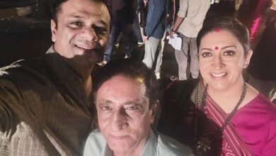 ‘Baga’ aka Tanmay Vekaria bumps into Smriti Irani after 15 years, recalls their fond memories from Maniben.com