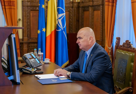 Romanian parliament passes no-confidence motion against government
