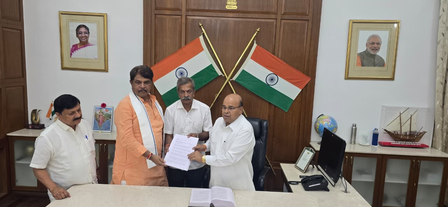 Sringeri recount row escalates; Karnataka BJP approaches Guv, asks him to administer oath to MLA