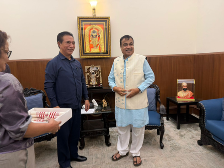 Gadkari assures Mizoram CM of strong push for highway development in state