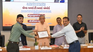 Gujarat Govt honours top 12 ITIs, highlights role in skill development