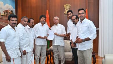 TN: Vijay invited to form govt after meeting Guv at Lok Bhavan