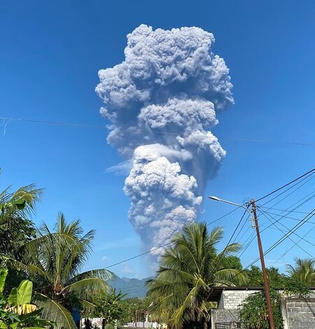 Three killed in volcano erruption in Indonesia