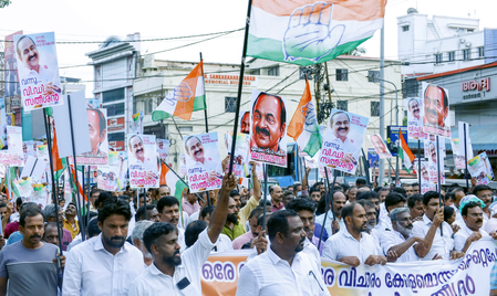 Congress CM race turns bitter as Satheesan supporters take to the streets