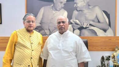 Always good to share views with experienced veteran: Tharoor meets Kharge after Kerala win