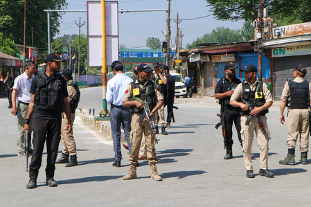Police in J&K’s Sopore carries out major crackdown against drug peddlers