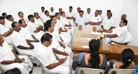 AIADMK power tussle pushes Speaker into key role ahead of TN trust vote