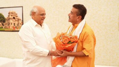 Gujarat CM meets Suvendu Adhikari, extends greetings (Lead)​
