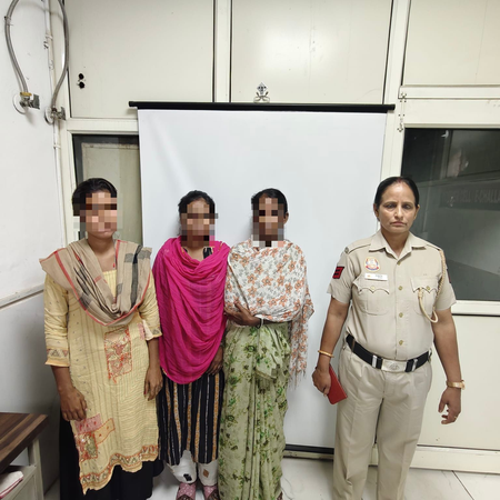 Three women held for theft at Karol Bagh Metro Station; stolen cash and jewellery recovered​
