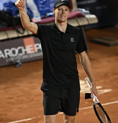 Italian Open: Sinner cruises past Ofner with straight sets win