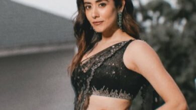 Jonita recorded this ‘Hai Jawani Toh Ishq Hona Hai’ song from hotel room while on tour