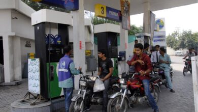 Pakistan: Transporters hold protest against hike in prices of petroleum products