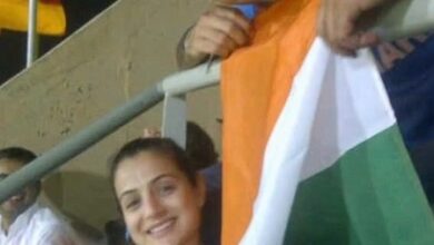Ameesha Patel drops a throwback pic with Ranbir Kapoor from the 2011 World Cup final
