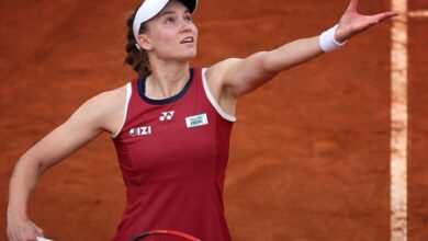 Italian Open: Elena Rybakina powers past Eala to reach last 16