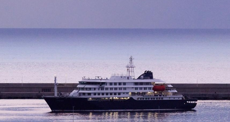 German passengers evacuated from Hantavirus-hit cruise ship German passengers evacuated from Hantavirus-hit cruise ship