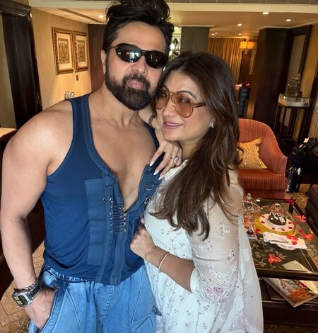 Himesh Reshammiya’s anniversary wish for wife Sonia Kapoor: You are the soul behind my melody