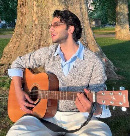 Vedang Rana shares his soulful rendition of ‘Maskara’ track from ‘Main Vaapas Aaunga’ Vedang Rana shares his soulful rendition of ‘Maskara’ track from ‘Main Vaapas Aaunga’