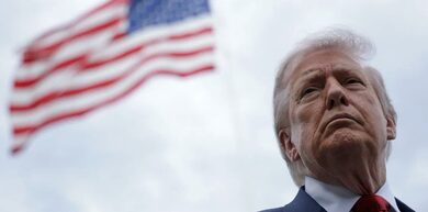Trump mocks Democrats, floats 2028 ‘dream team’ at White House dinner